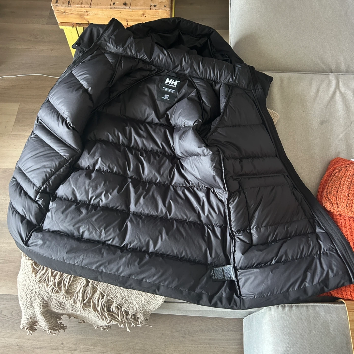 NWT • Helly Hansen Women's Ellie Puffy Parka - Black - M - photo 3