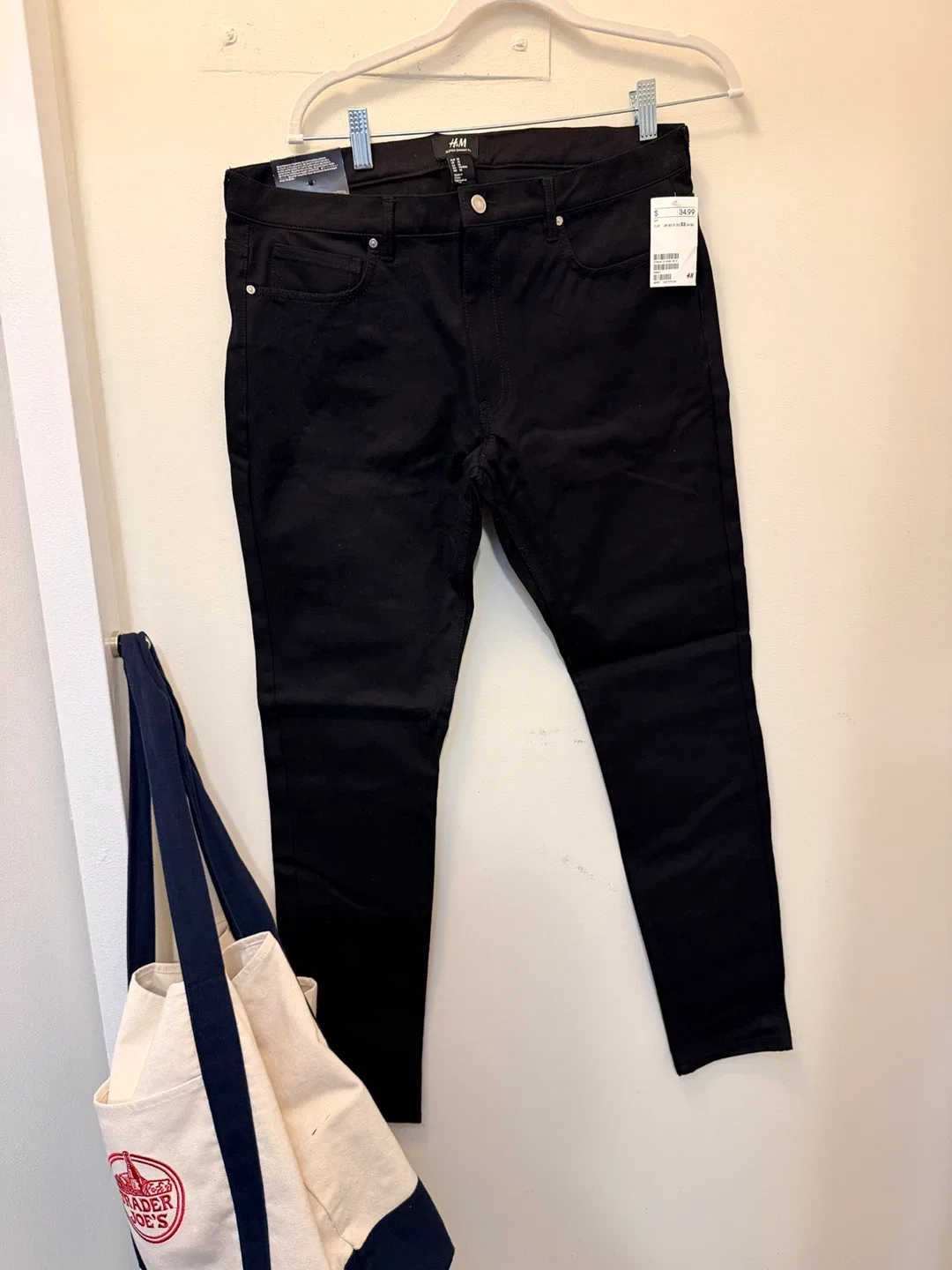 H&M Super Skinny Fit Black Jeans - Size 33 image indicator(3)