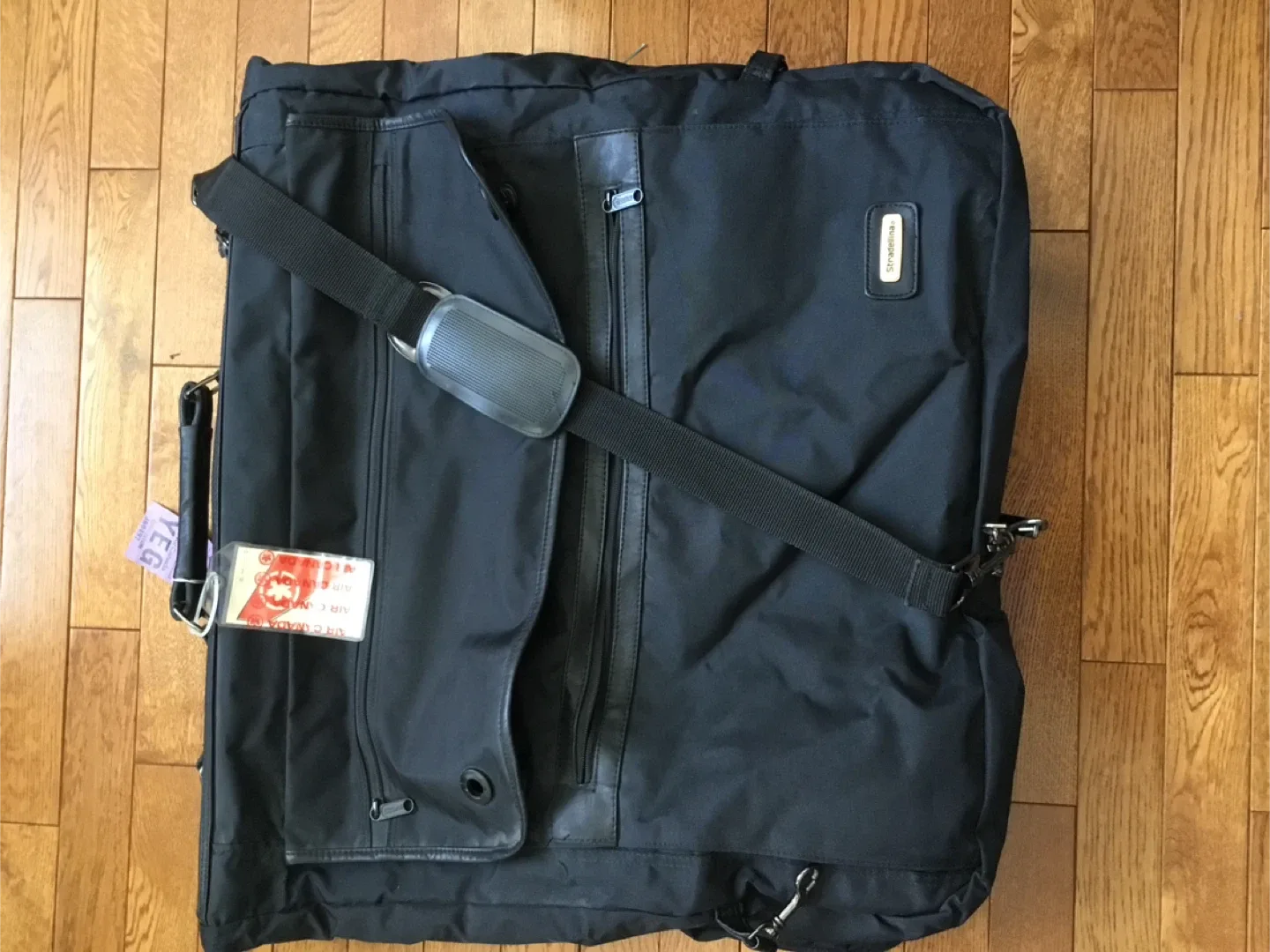 Stradellina Black Garment Bag image indicator(2)