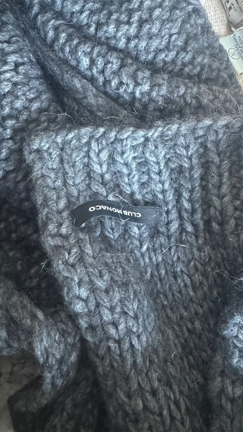 Club Monaco Grey Knit Scarf image indicator(2)
