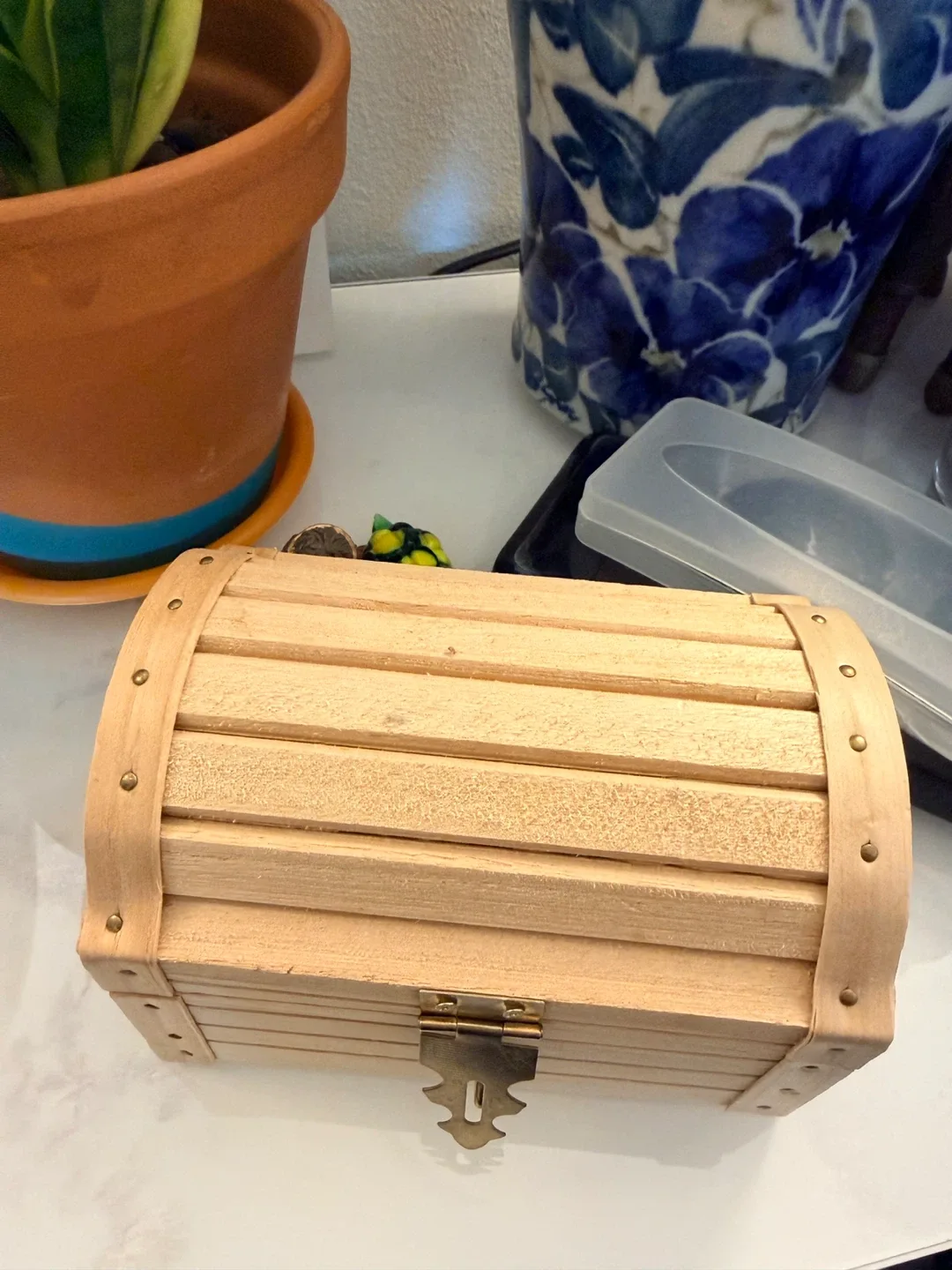 Wooden Treasure Chest image indicator(2)