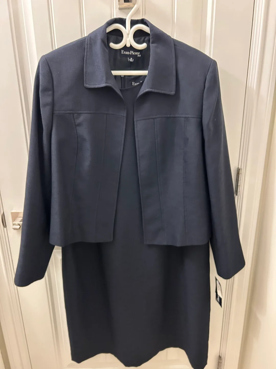 Evan-Picone Navy Blue Dress Suit image indicator(2)