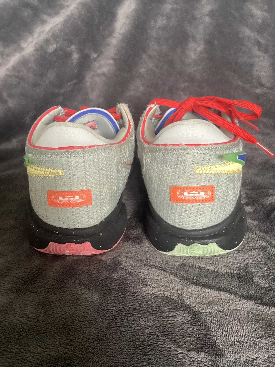 Nike LeBron XX ‘Nike Lifer’ Men’s Basketball ShoesDJ5423-002 image indicator(6)