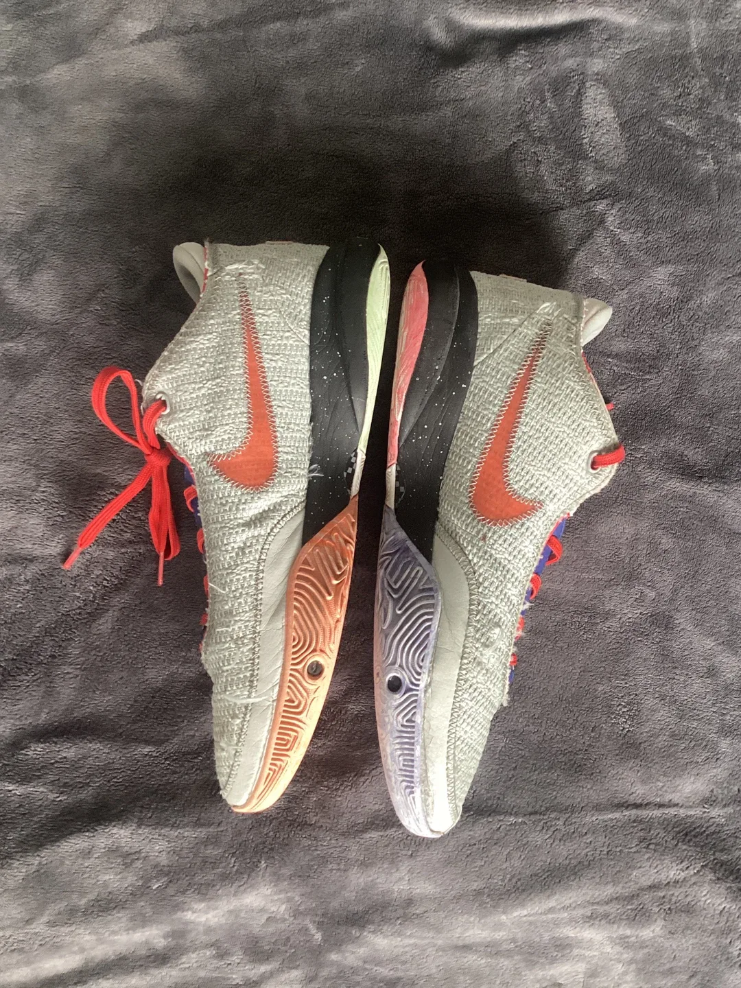 Nike LeBron XX ‘Nike Lifer’ Men’s Basketball ShoesDJ5423-002 image indicator(2)