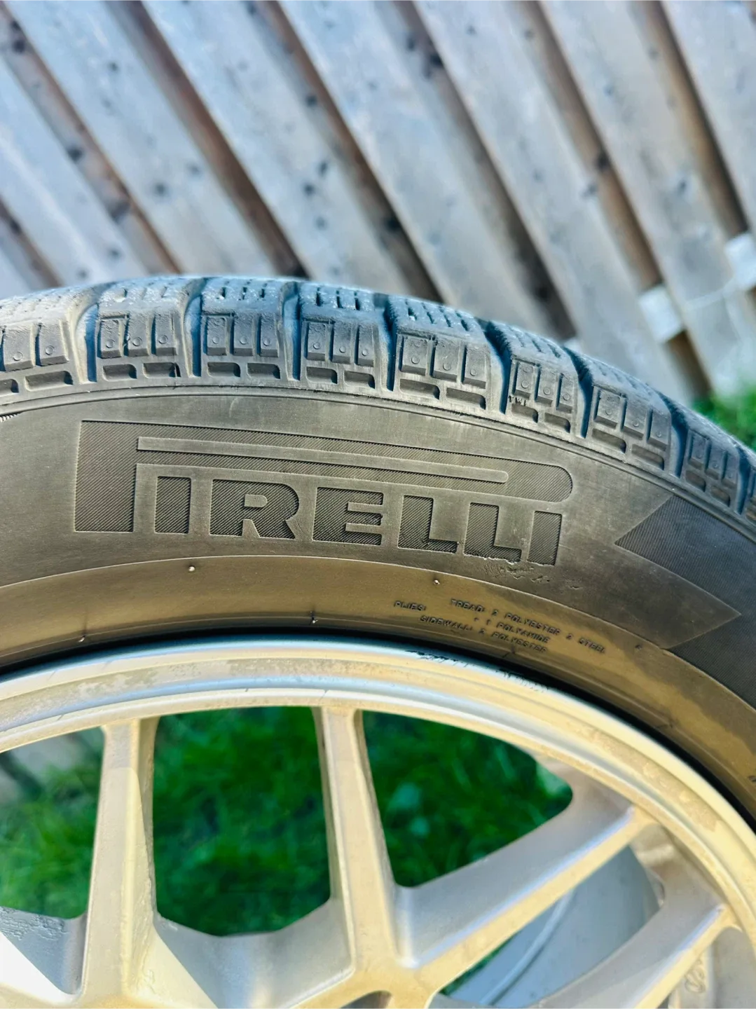 Pirelli Winter Tires 225/55R17 on Rims image indicator(5)
