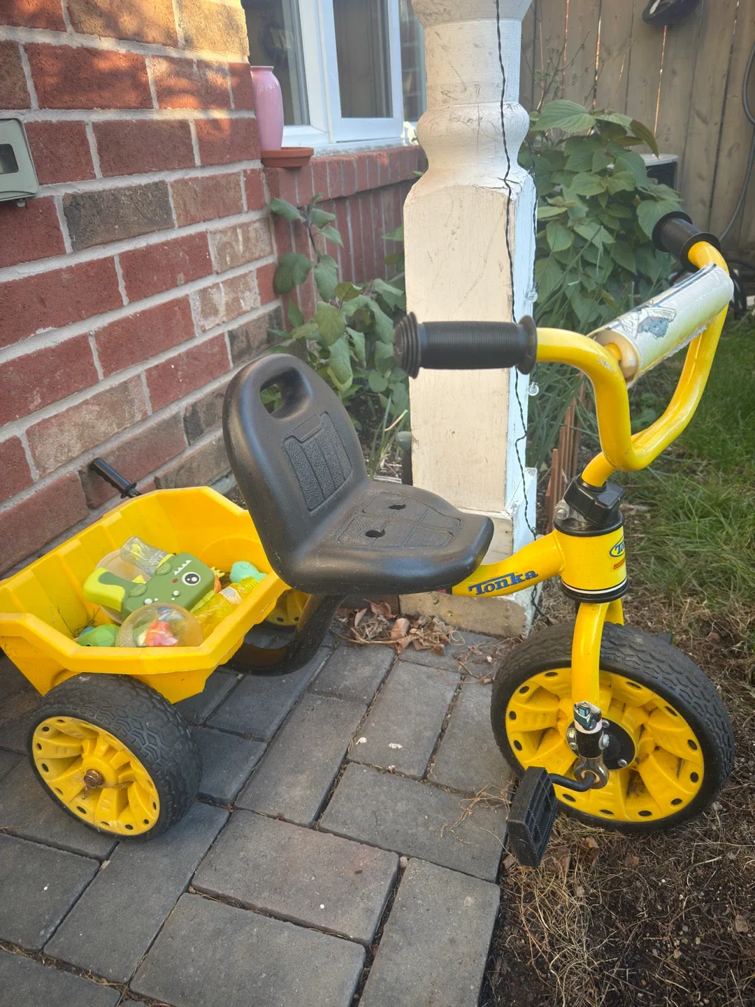 Tonka Yellow & Black Tricycle image indicator(3)