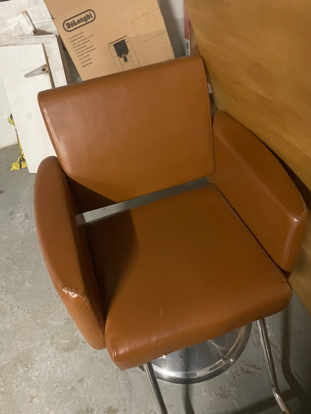 Brown Armchair image indicator(2)