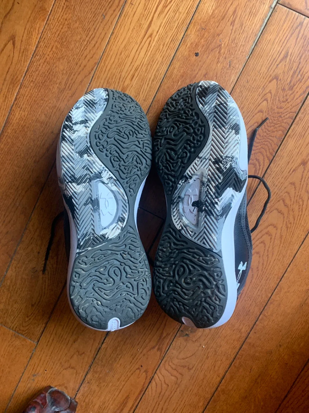 Under Armour Basketball Shoes -UA Lockdown 6 Lebanon image indicator(3)