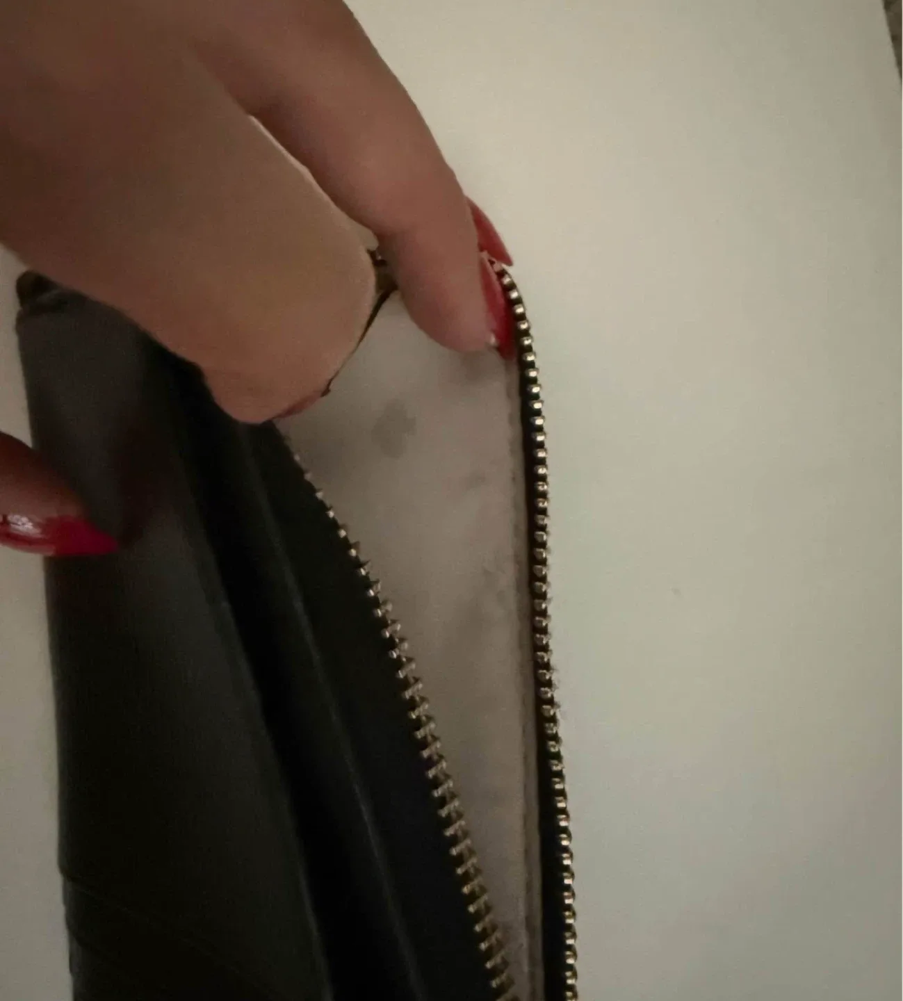 Kate Spade Black Leather Card Holder image indicator(4)