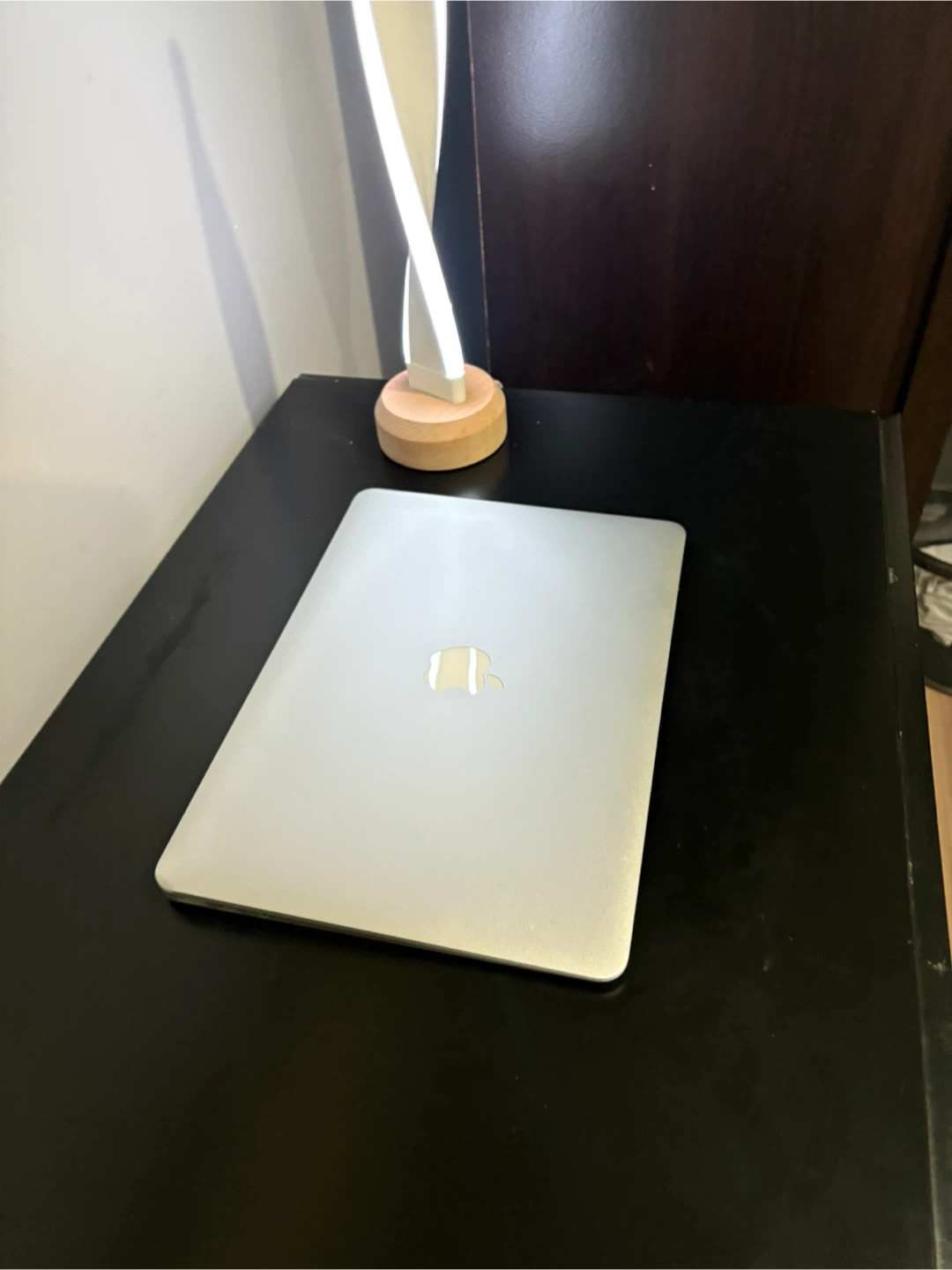 2017 Apple MacBook Air 128GB SSD 8GB RAM Intel i5 Core/Intel