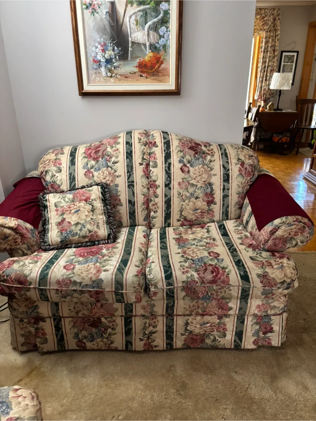 Sofa, Love seat, chair image indicator(2)