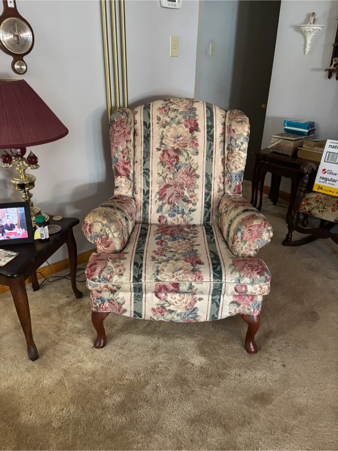 Sofa, Love seat, chair image indicator(3)