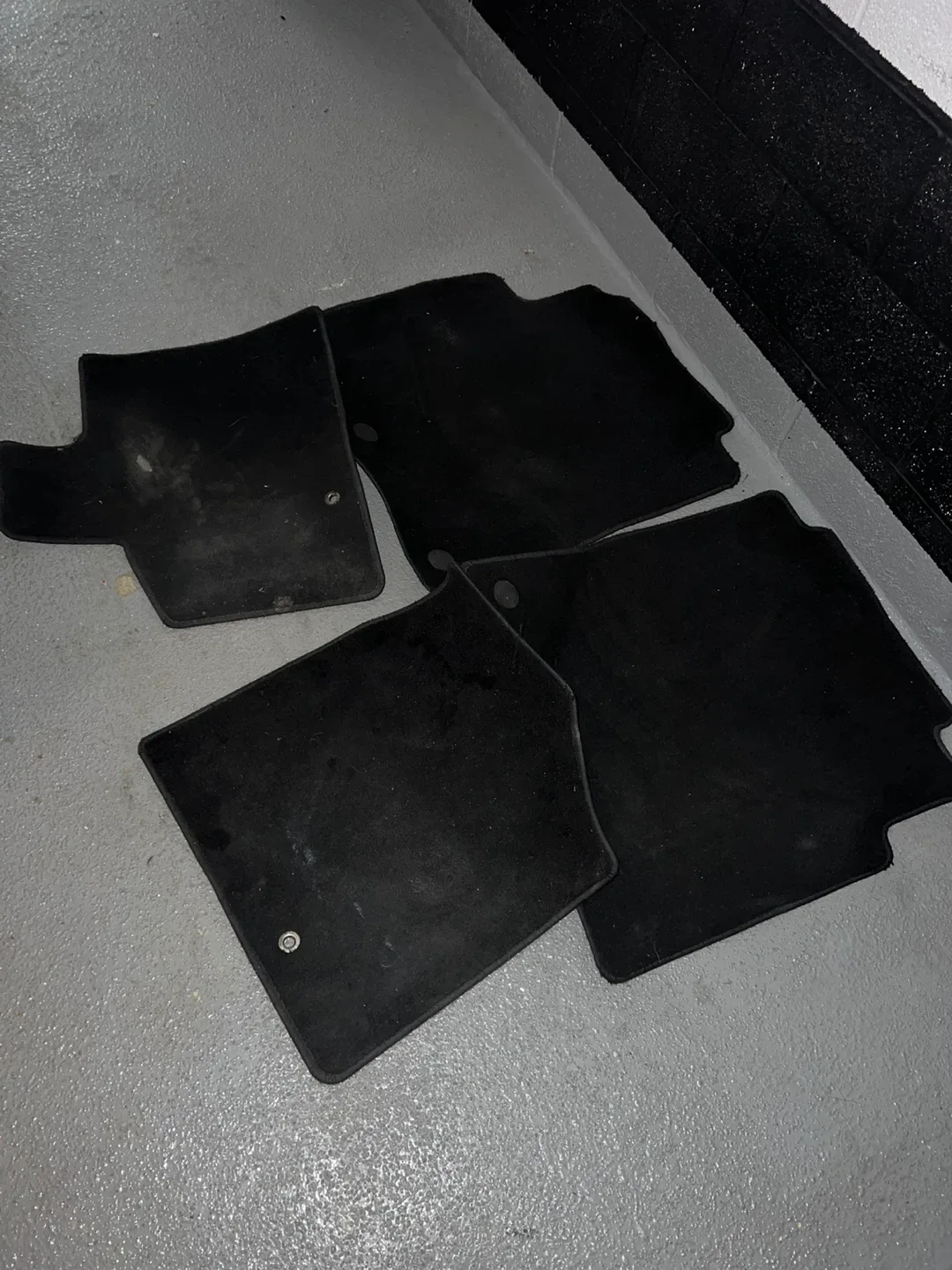 Dodge Caravan Black Car Floor Mats - Set of 4 image indicator(2)