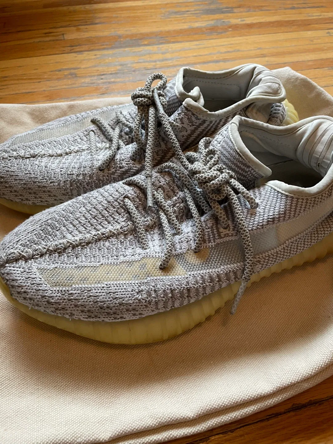 Adidas Yeezy Boost 350 V 2 image indicator(3)