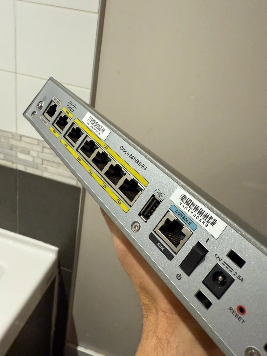 Cisco 860 Series Integrated Services Router - photo 3