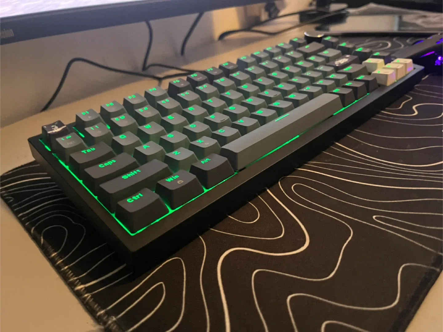 Custom Mechanical Keyboard - Grey image indicator(3)
