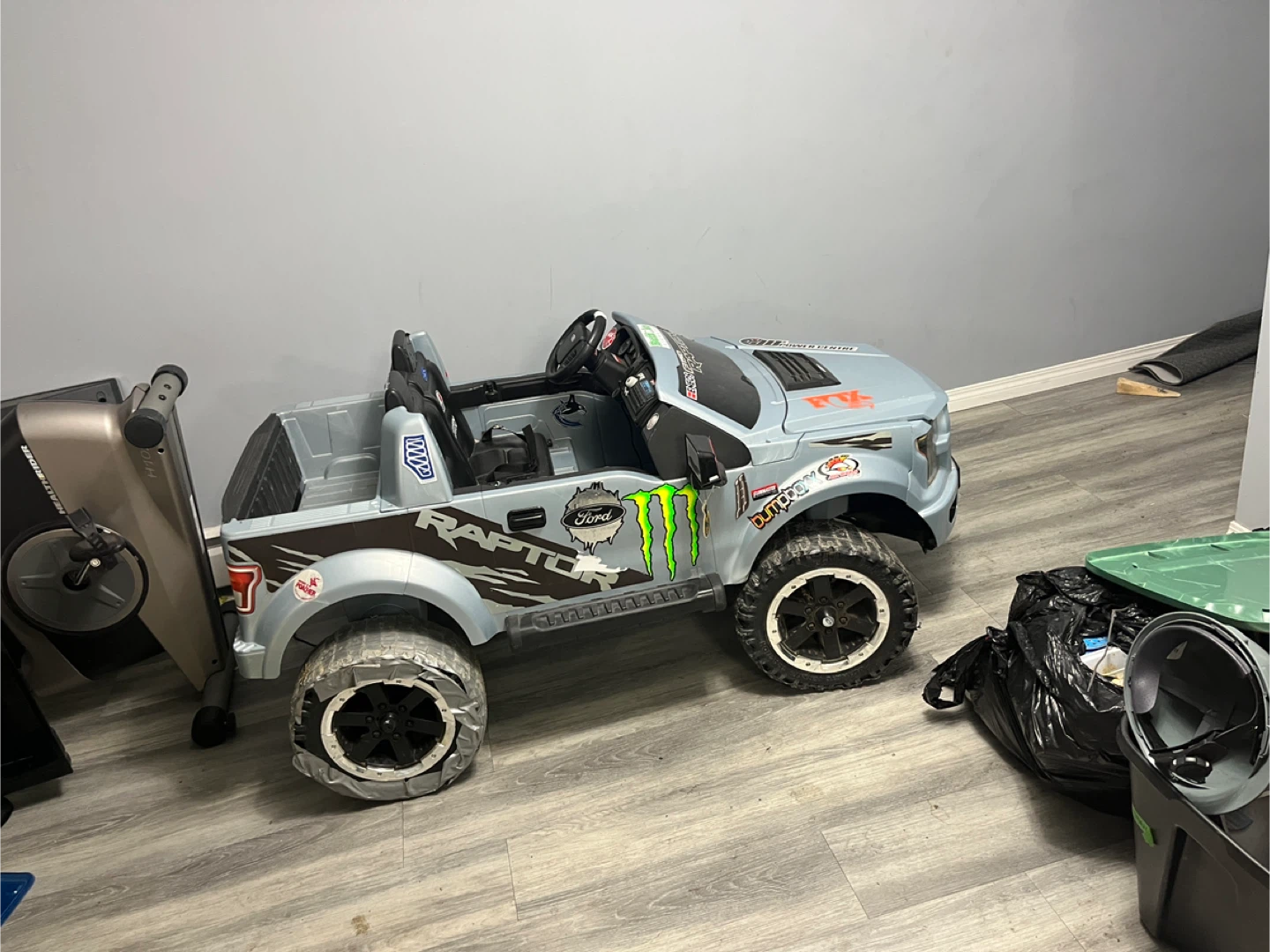 Ford F150 Raptor Power Wheels Ride-On Truck
