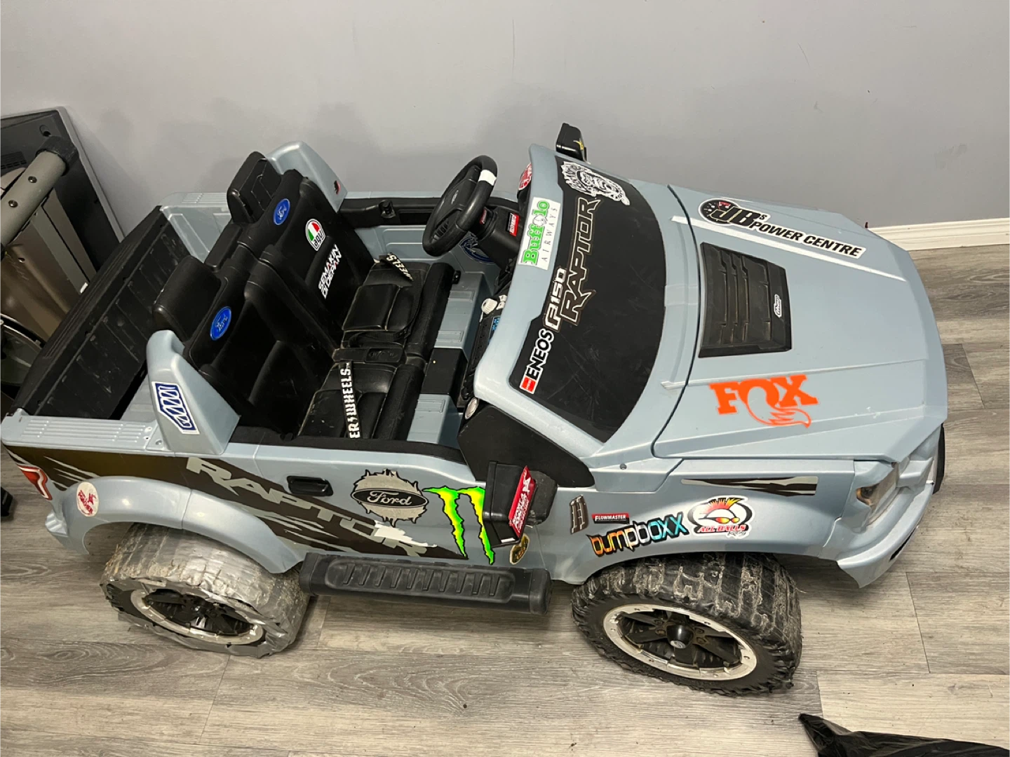 Ford F150 Raptor Power Wheels Ride-On Truck - photo 2
