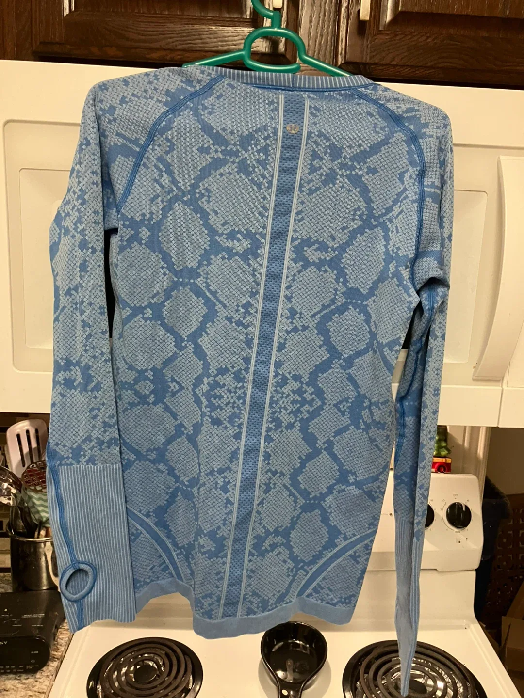 Lululemon Swiftly Tech Long Sleeve- Size 8 image indicator(2)