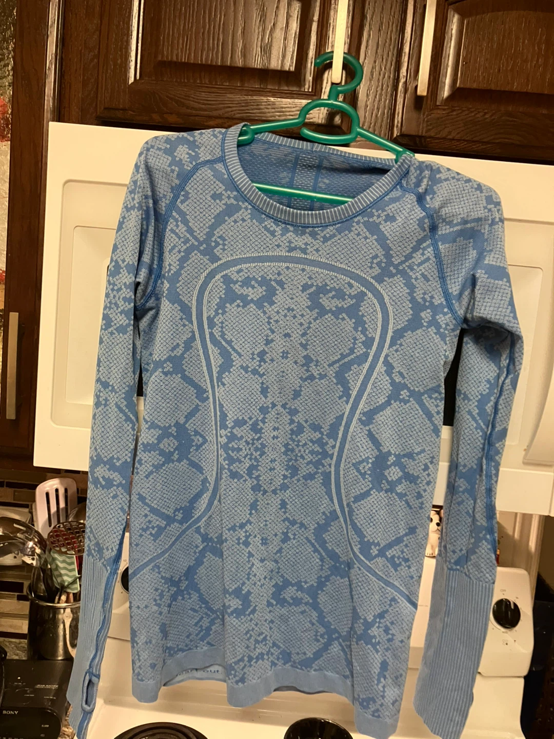 Lululemon Swiftly Tech Long Sleeve- Size 8