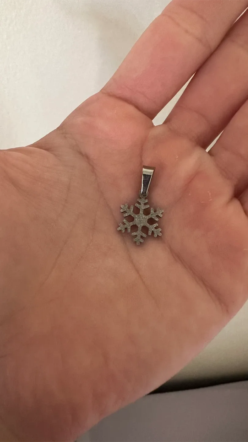 Snowflake Pendant thumbnail