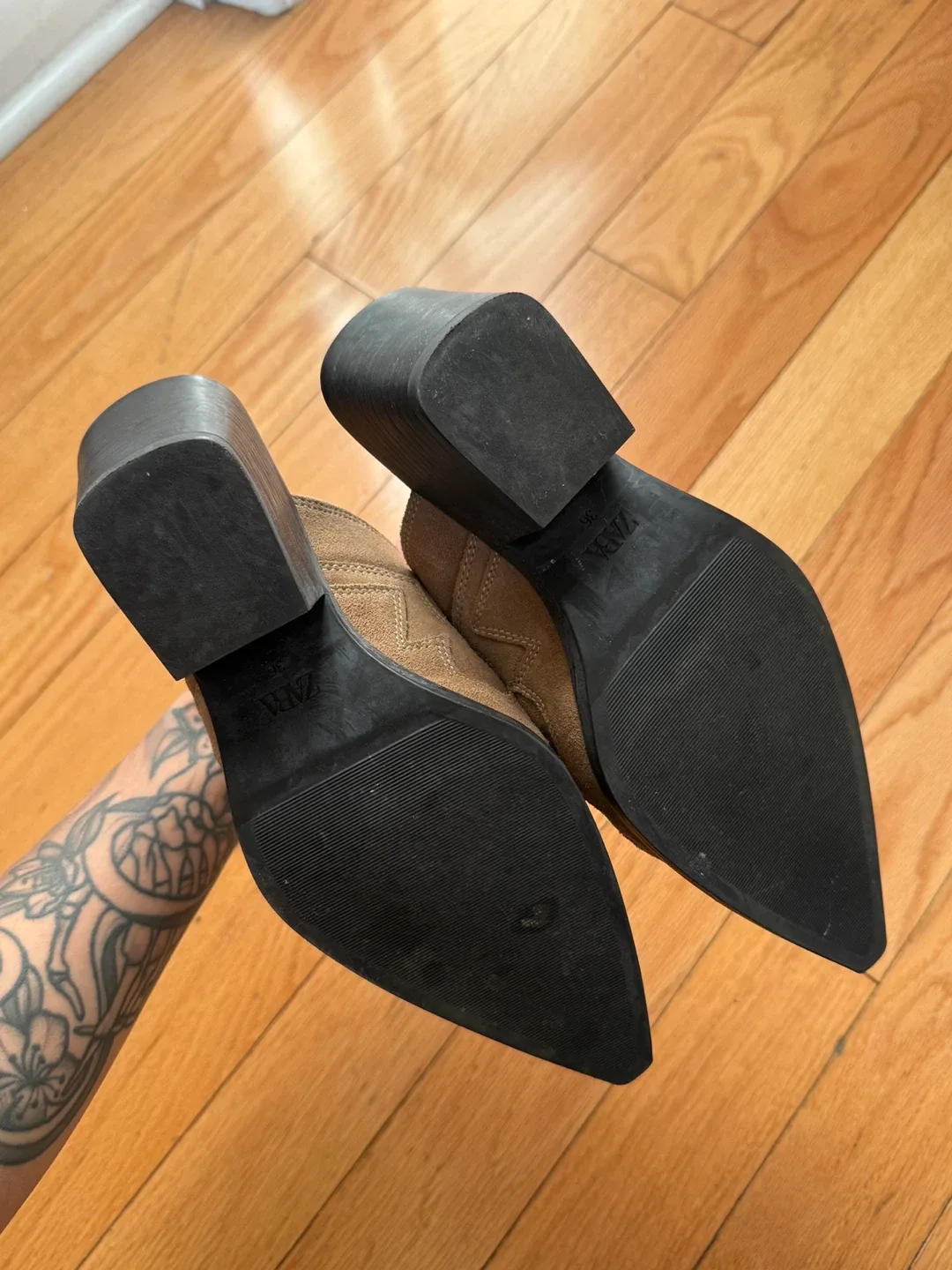 Cowboy Style Mules image indicator(6)