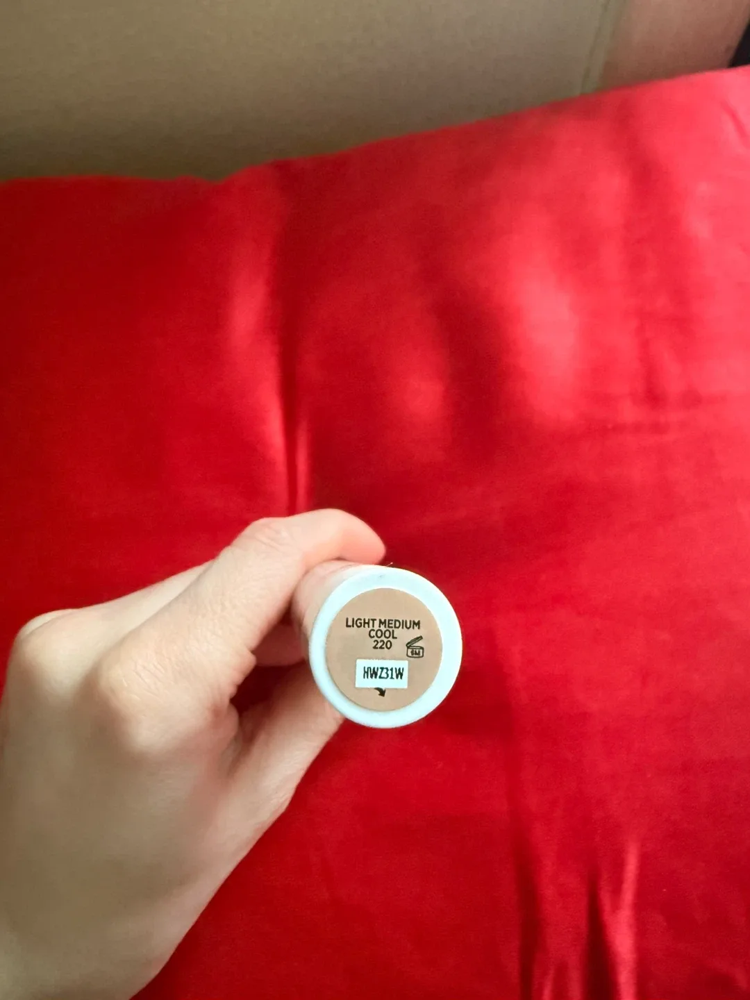 It Cosmetics Do It All Radiant Concealer - 220 image indicator(2)