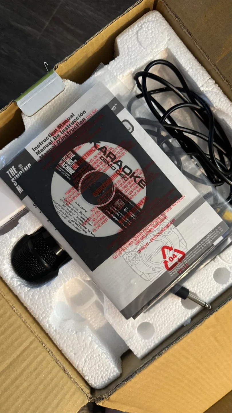 New The Singing Machine STVG-513 Karaoke System image indicator(3)