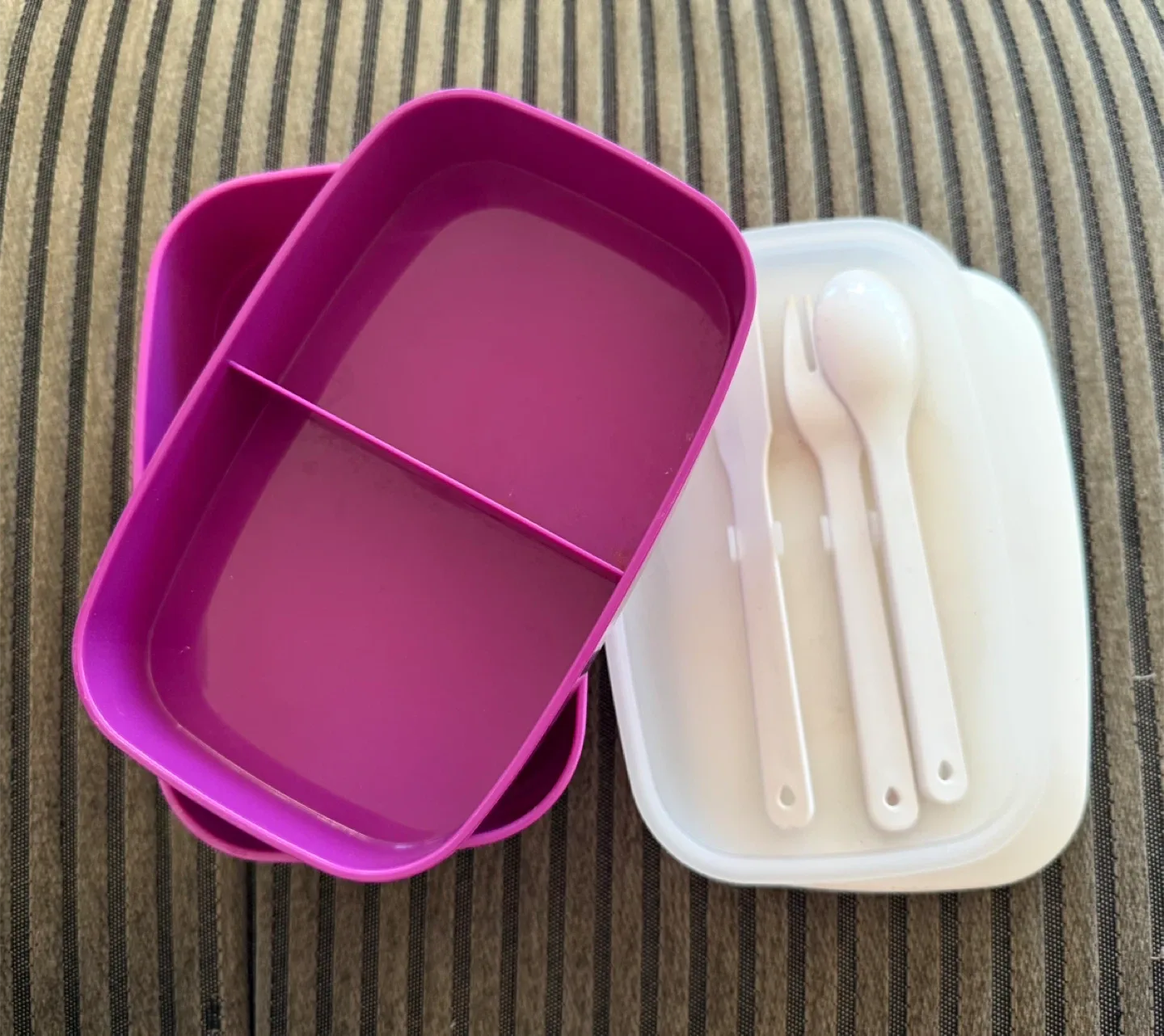 Bentgo Classic Two Tier Lunch Box - Purple image indicator(7)