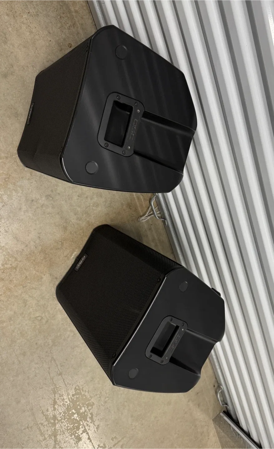 QSC K12.2 Powered Speakers  4 pieces + Tote Bags image indicator(10)