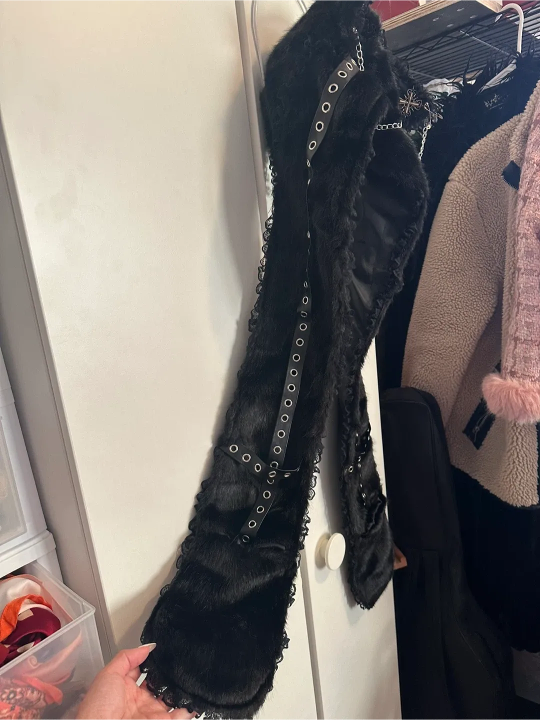 Halloween/ gothic Black Faux Fur Hat&Scarf with Metal Details image indicator(3)