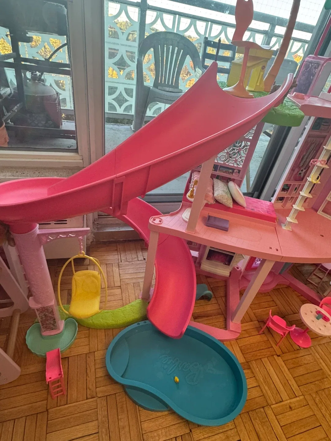 Barbie house image indicator(3)