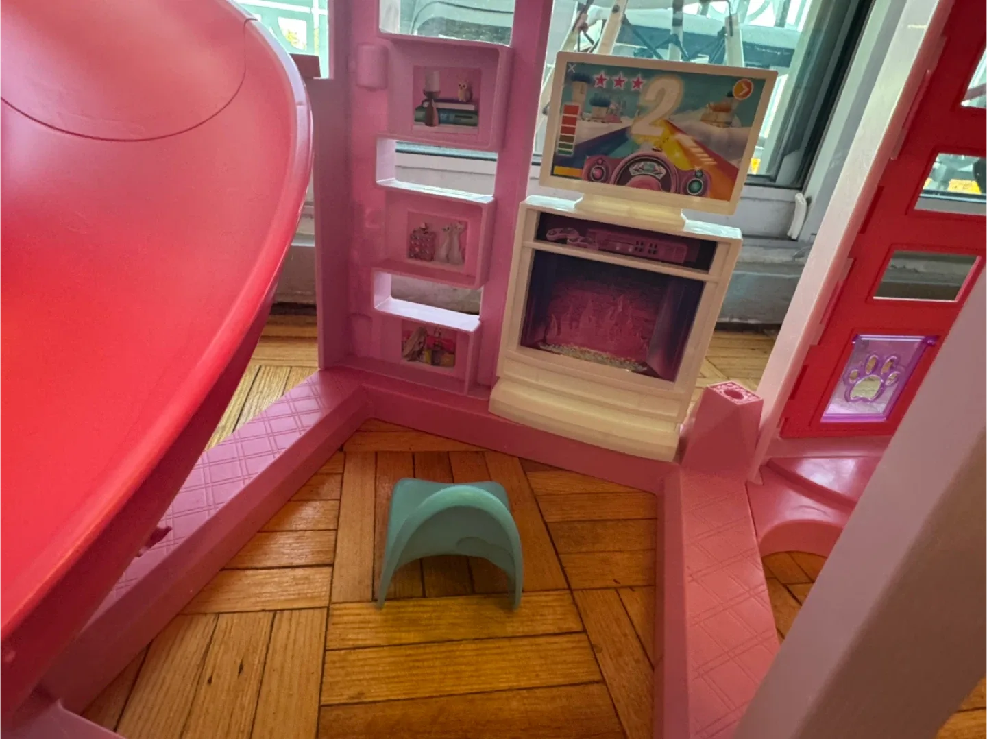 Barbie house image indicator(4)