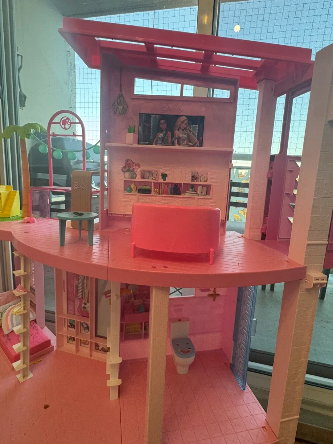 Barbie house image indicator(6)