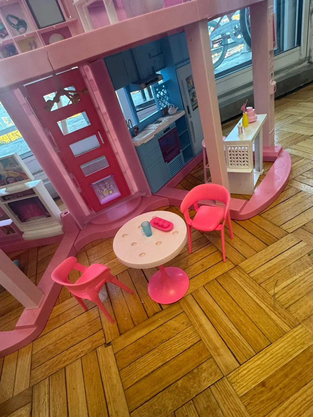 Barbie house image indicator(5)