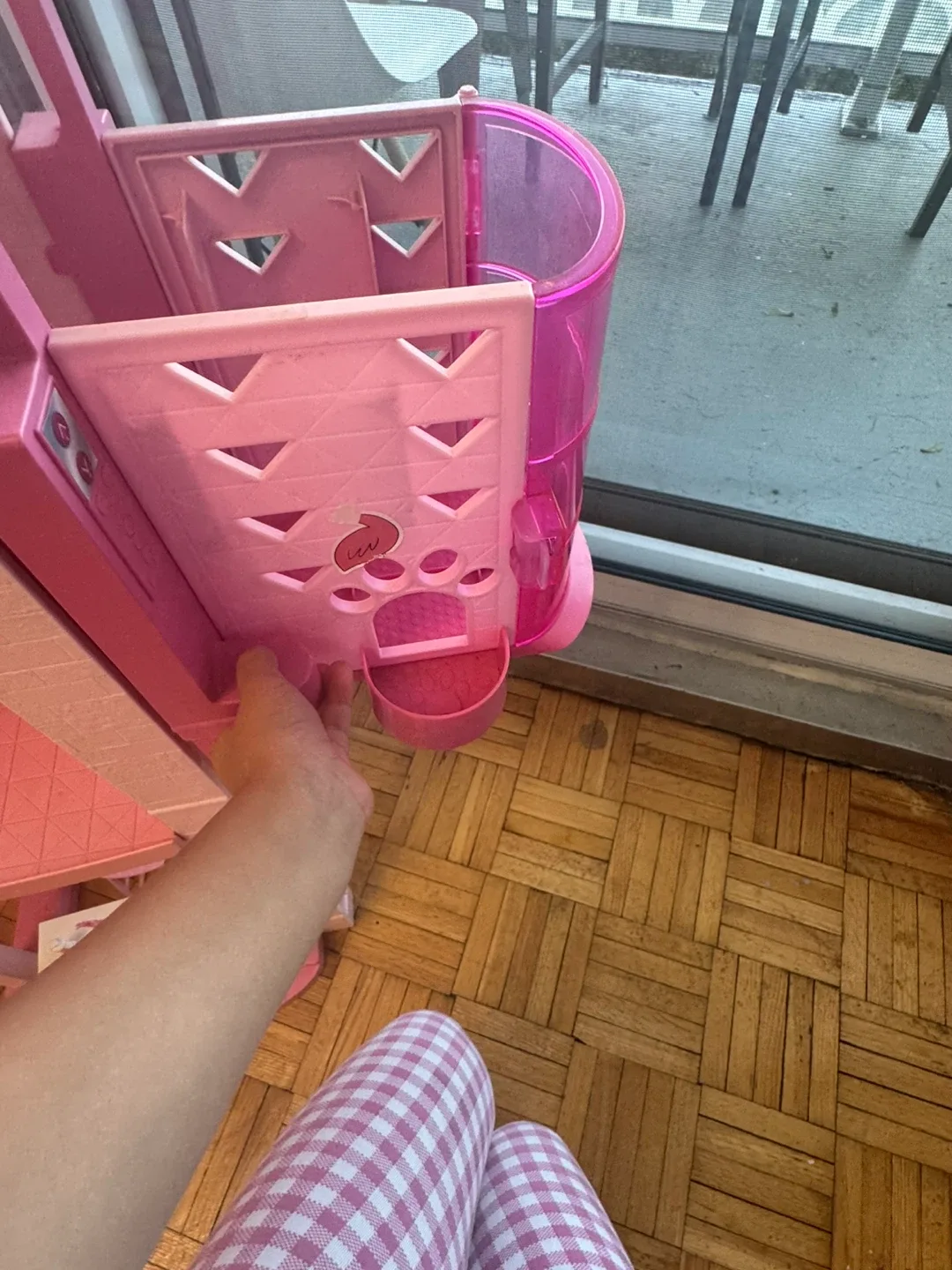 Barbie house image indicator(8)