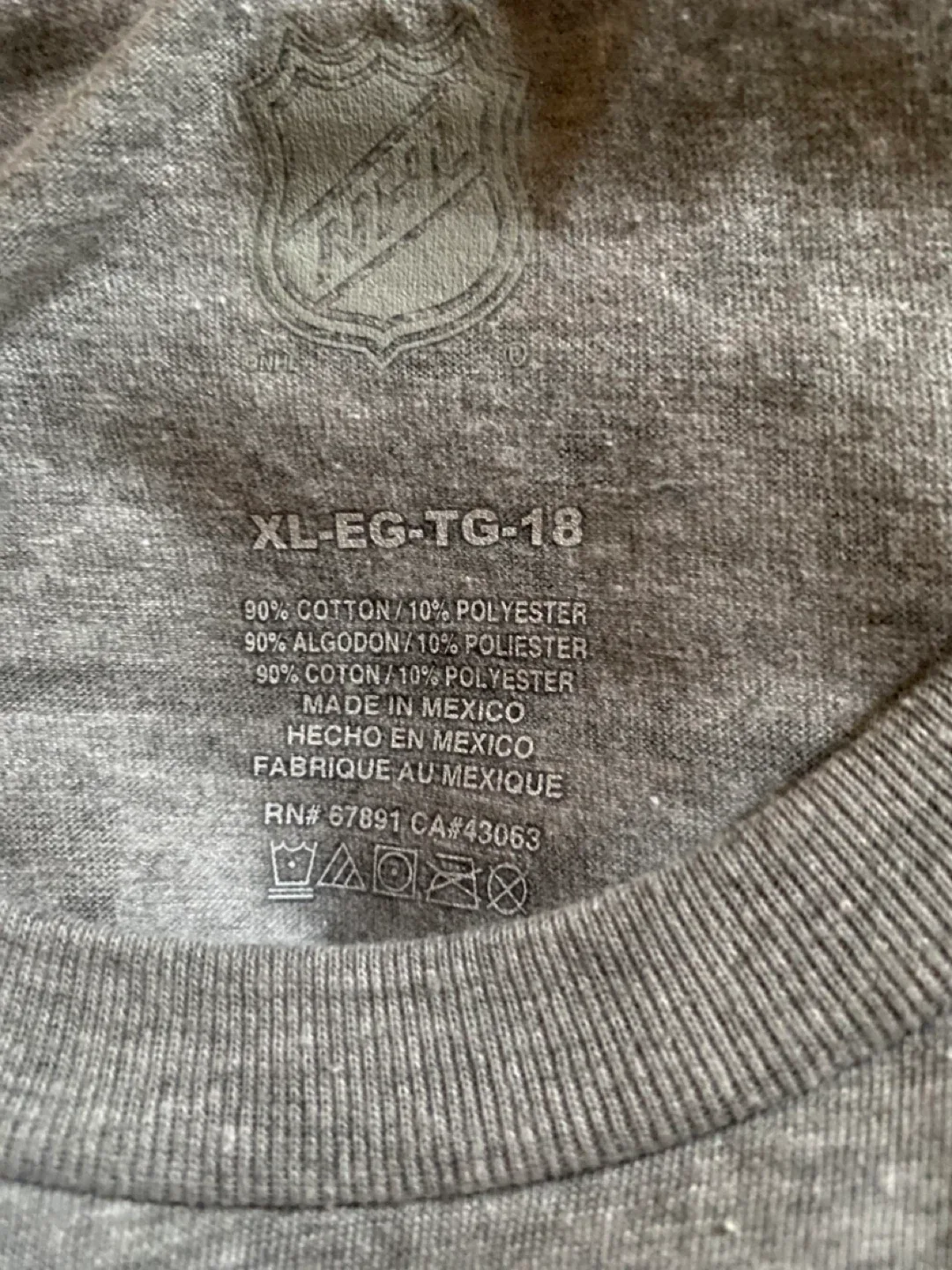 Youth Maple Leafs Player Pixel Tee - XL image indicator(4)