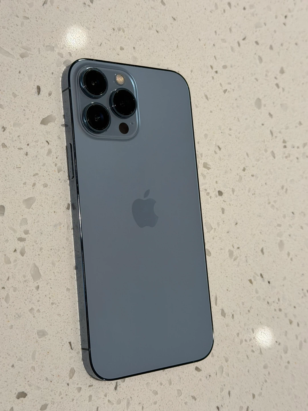 Apple iPhone 13 Pro Max - Sierra Blue - photo 2