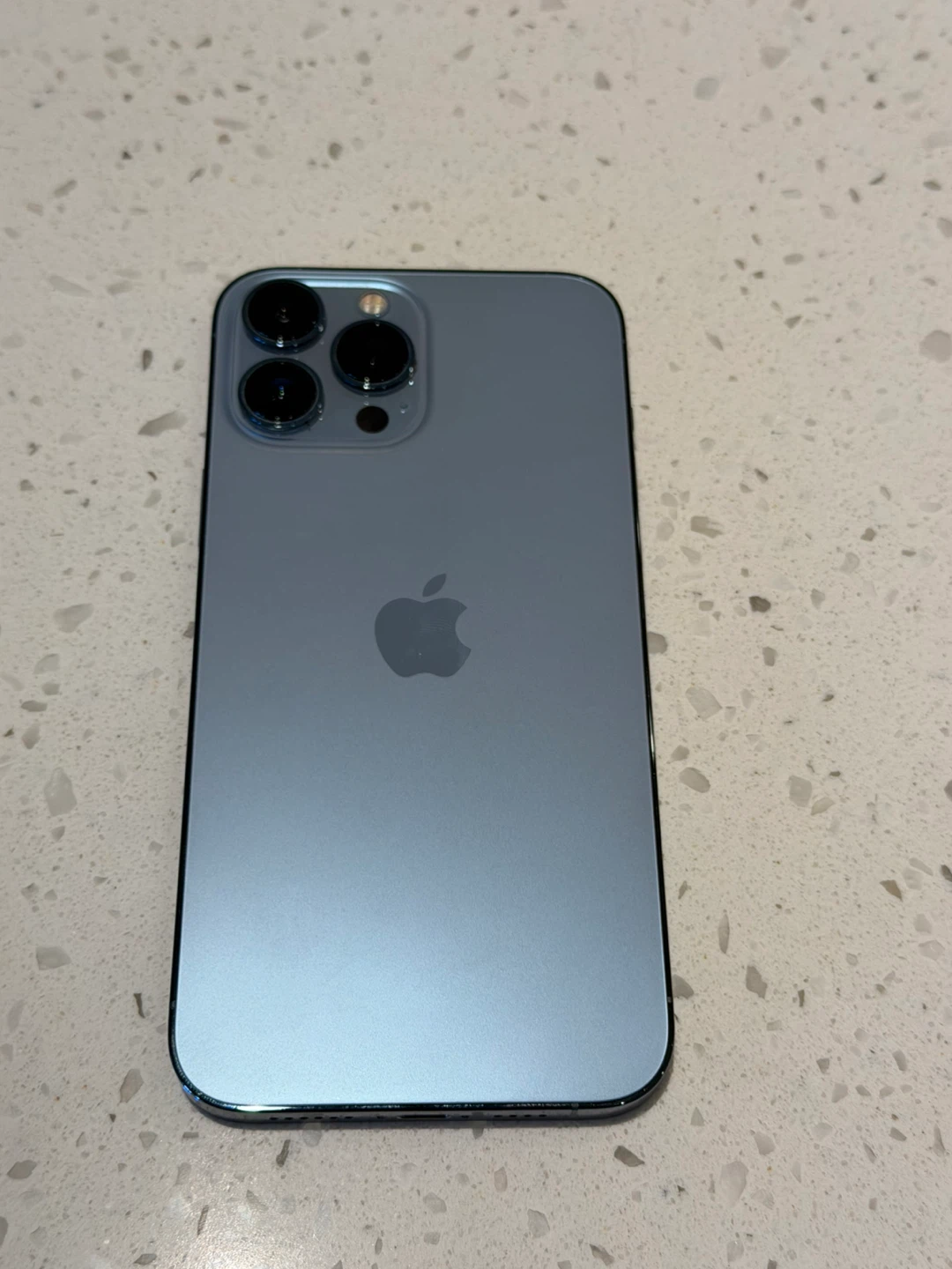 Apple iPhone 13 Pro Max - Sierra Blue