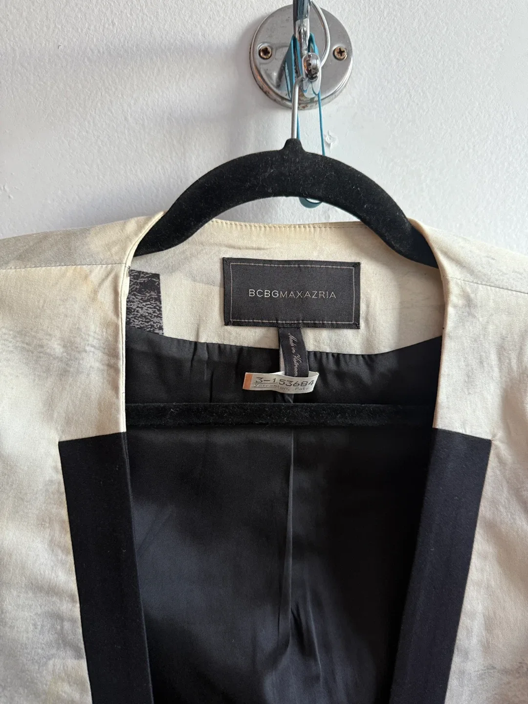 BCBG Blazer image indicator(2)