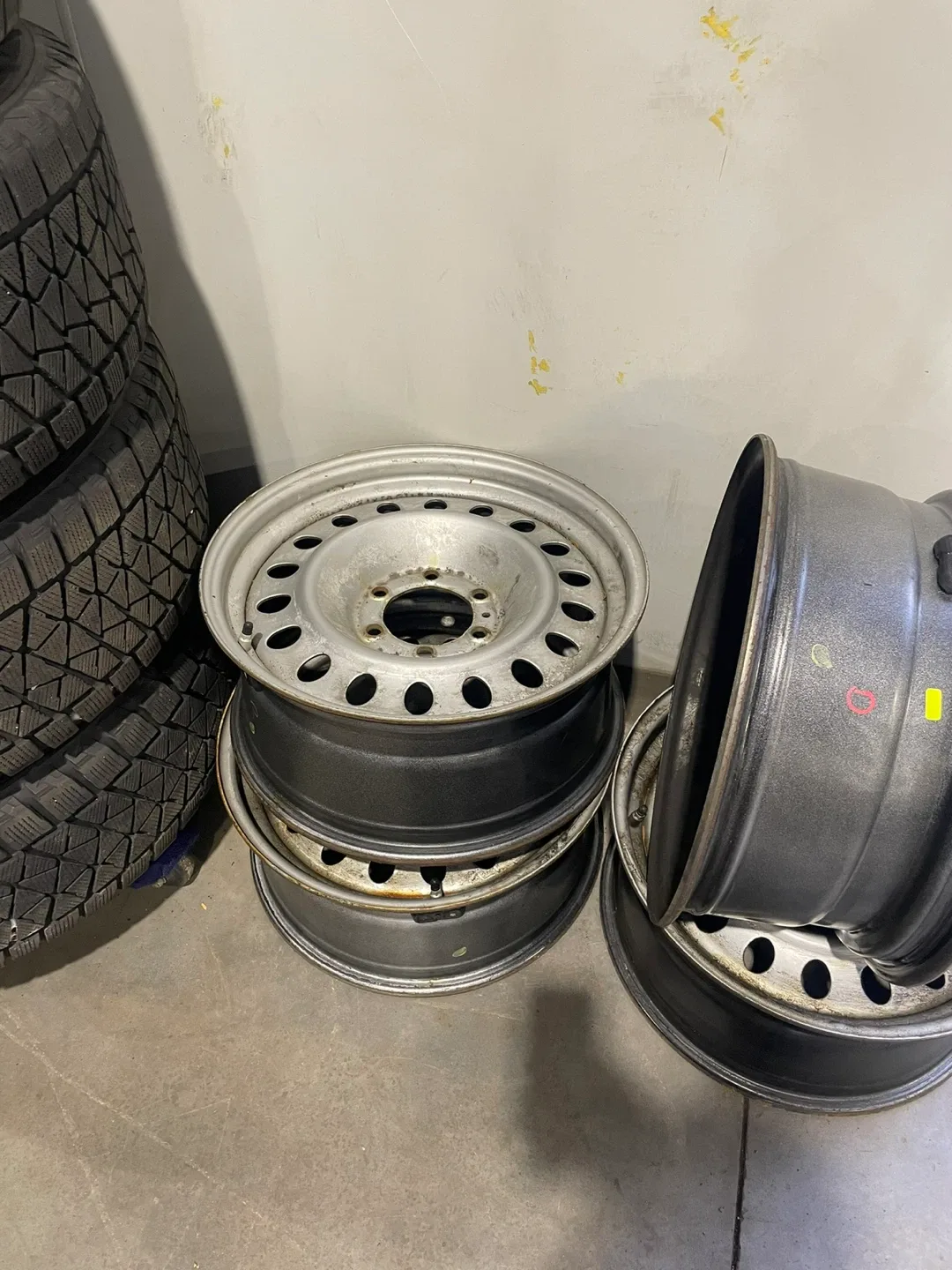 Set of 4 Steel Rims image indicator(4)