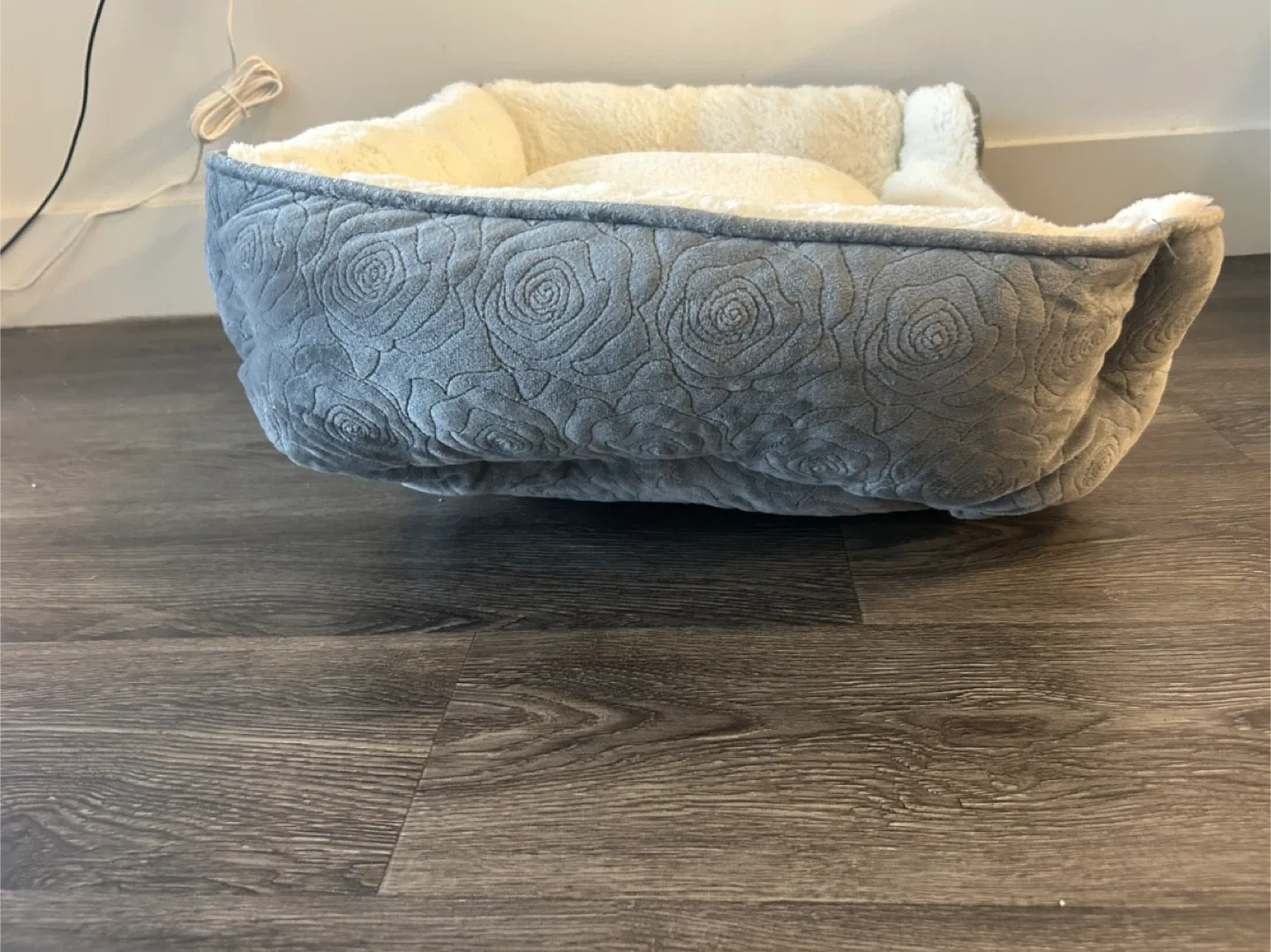 Thick and comfy dog/cat bed image indicator(3)