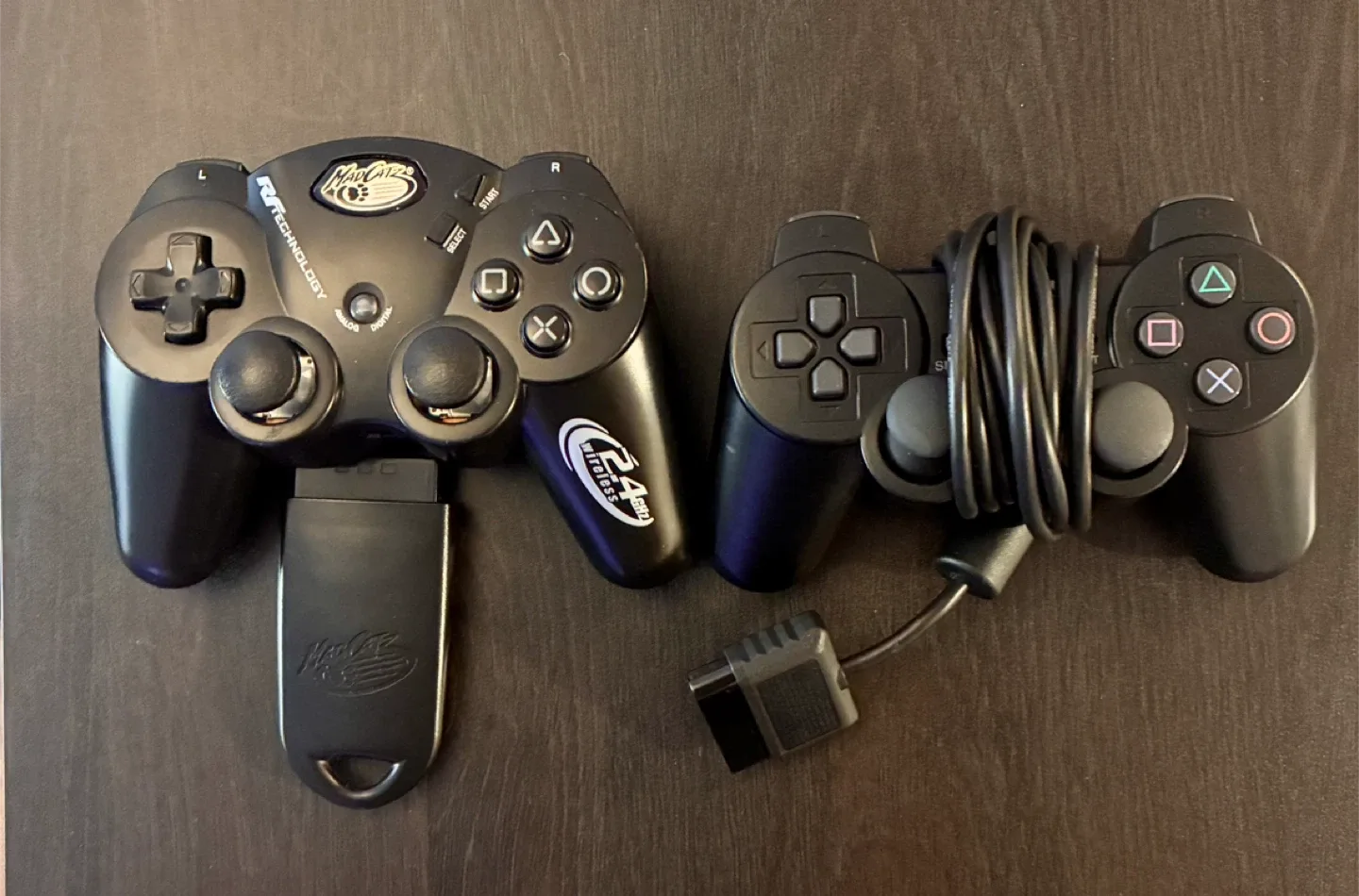 Sony PlayStation 2 (PS2) CIB with Games & Accessories image indicator(4)