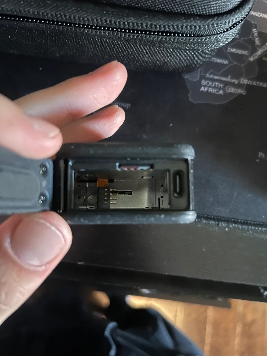 GoPro Hero 12 Black – Perfect Condition + Case + 2 Memory Cards image indicator(3)