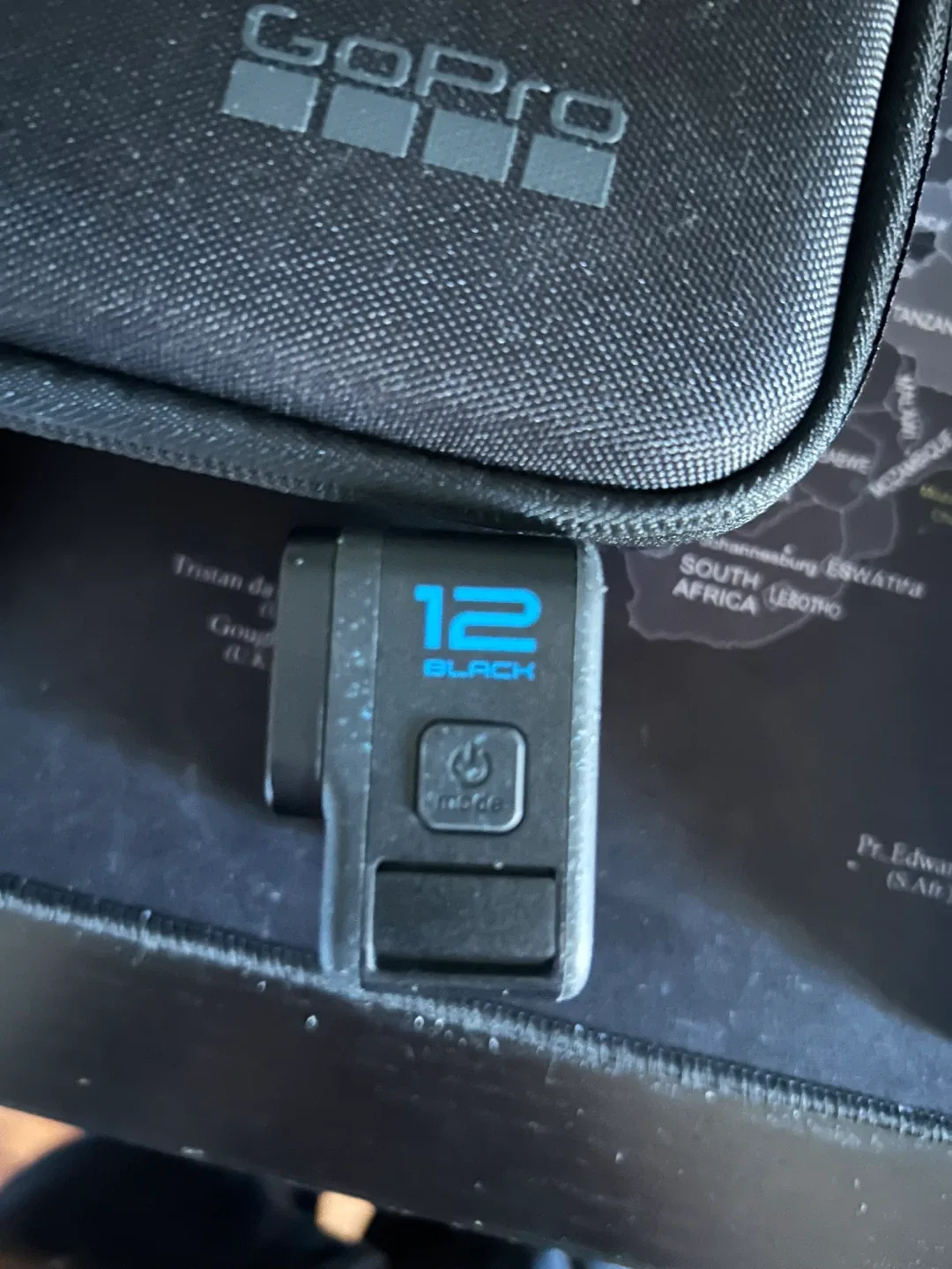 GoPro Hero 12 Black – Perfect Condition + Case + 2 Memory Cards image indicator(2)