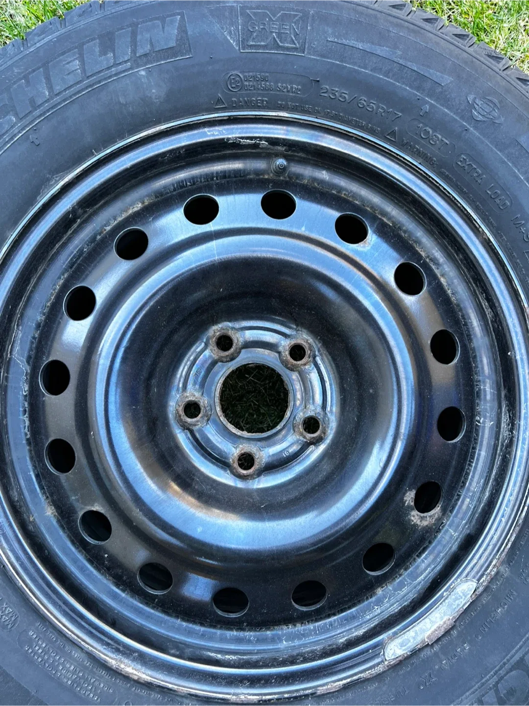 Used Michelin X-Ice Snow tires 235/65R17 on Steel Rims image indicator(6)