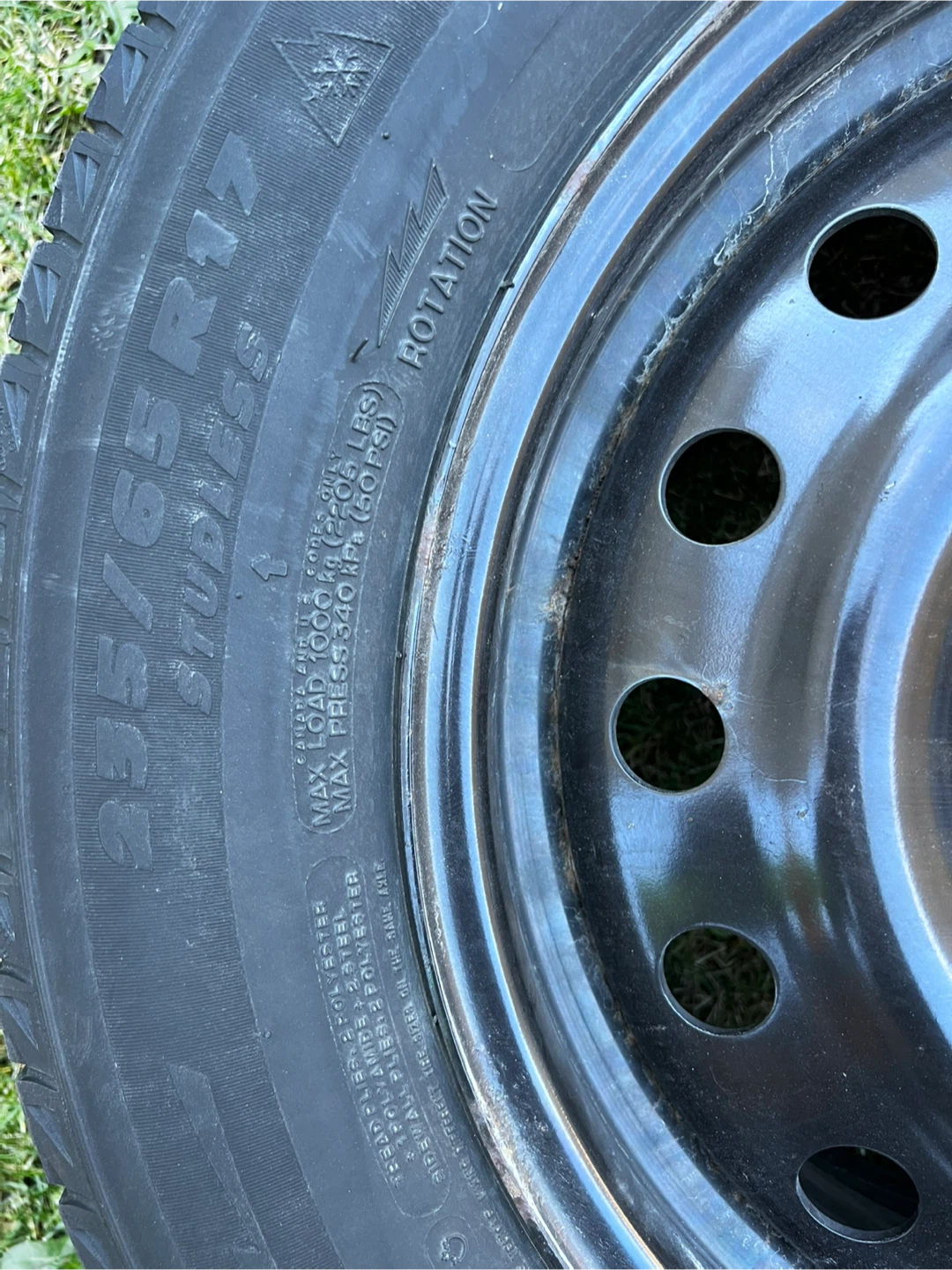 Used Michelin X-Ice Snow tires 235/65R17 on Steel Rims - photo 5