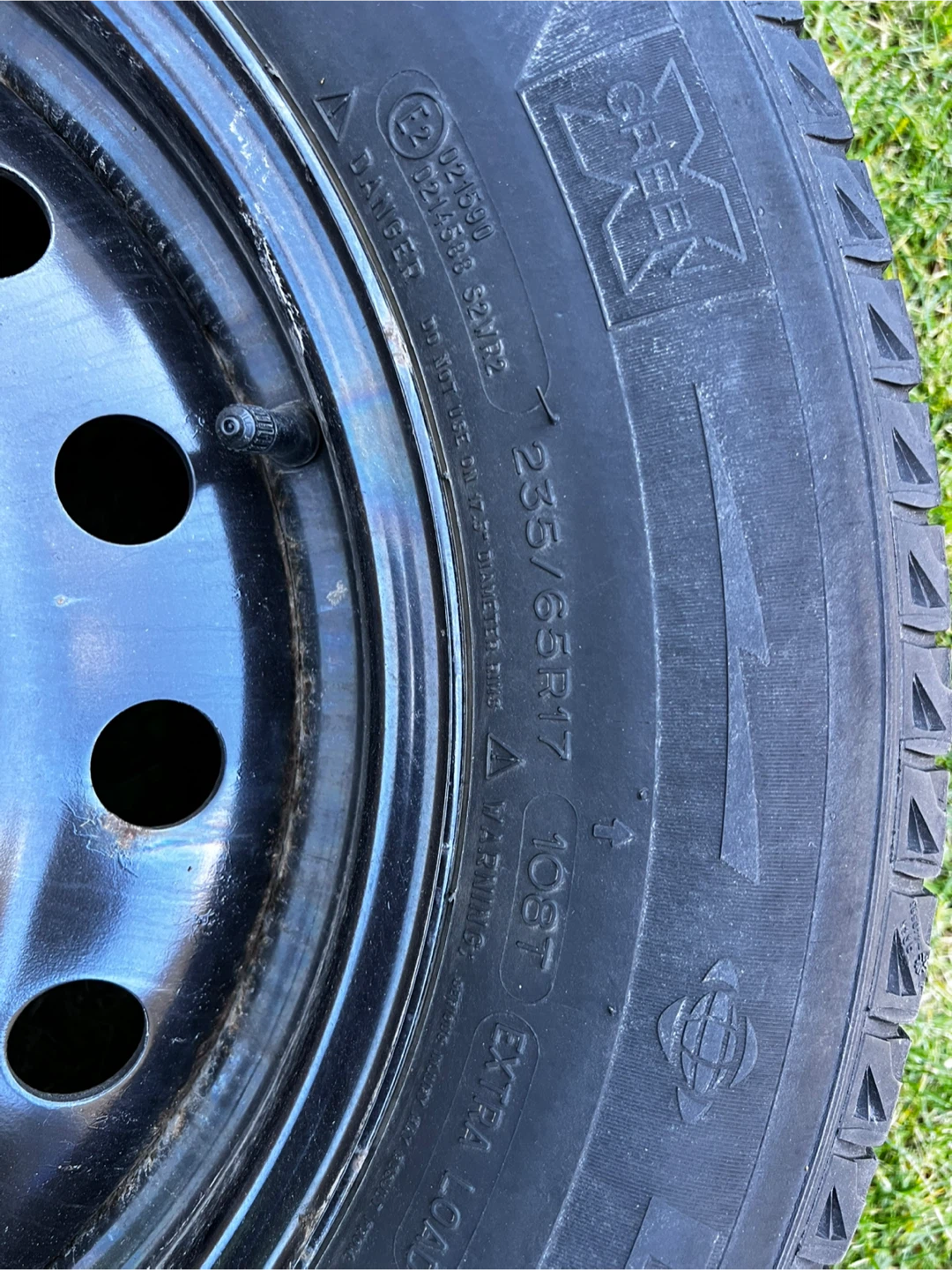 Used Michelin X-Ice Snow tires 235/65R17 on Steel Rims - photo 3