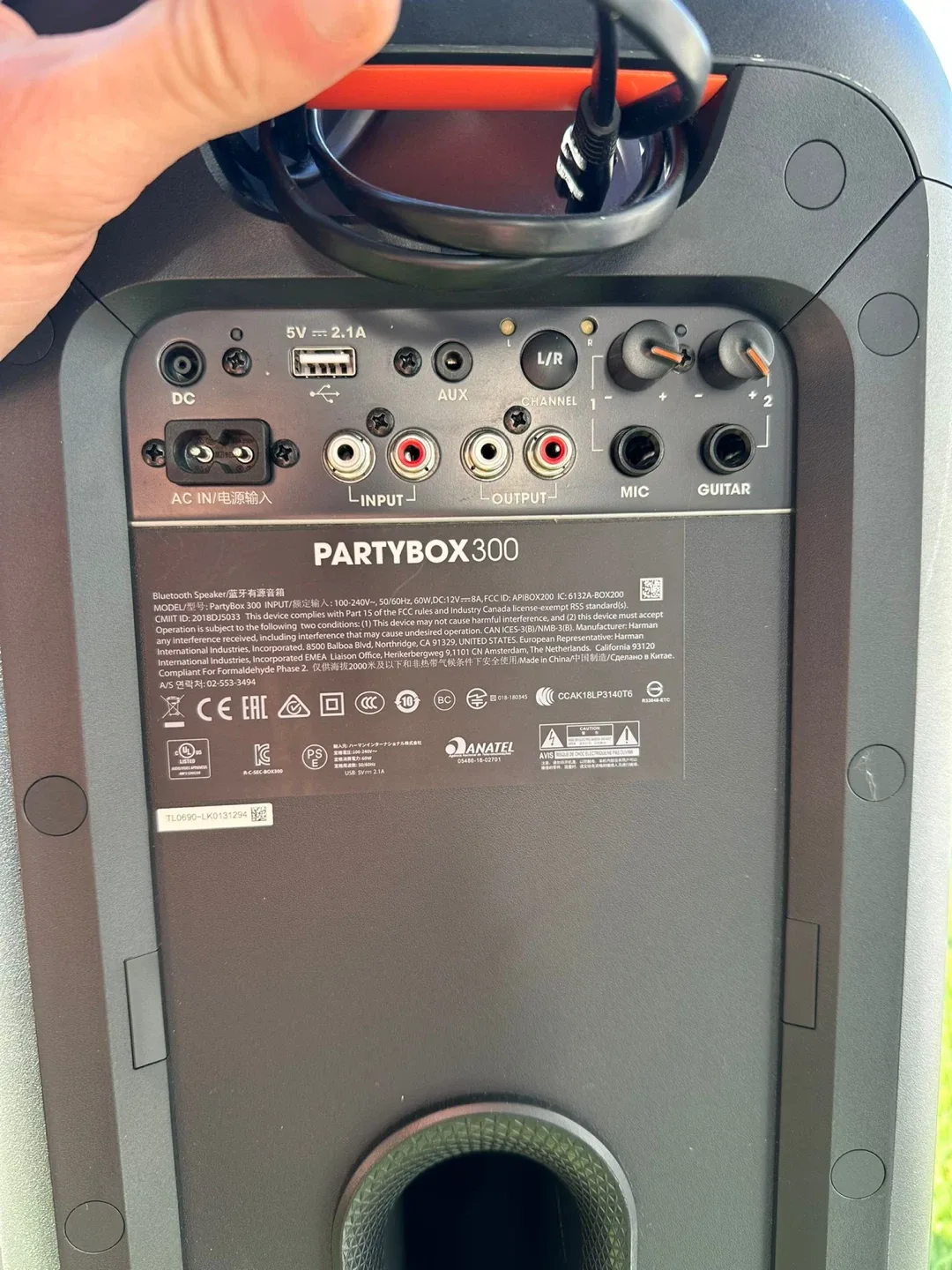 JBL Partybox 300 Bluetooth Speaker image indicator(2)