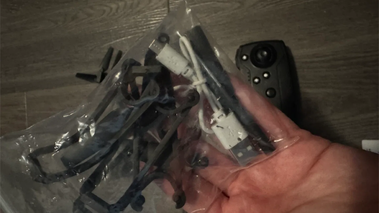 Collapsible Aircraft Drone with Remote image indicator(3)